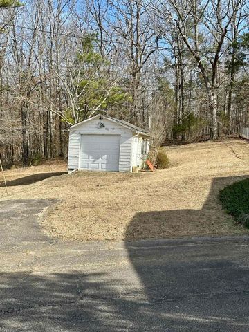 630 E POPLAR AVE, Selmer, TN 38375