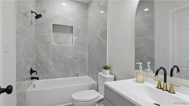 206 S Dunlop St, Petersburg, VA 23803