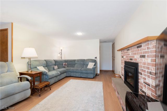 697 Redwood Drive, Canal Fulton, OH 44614