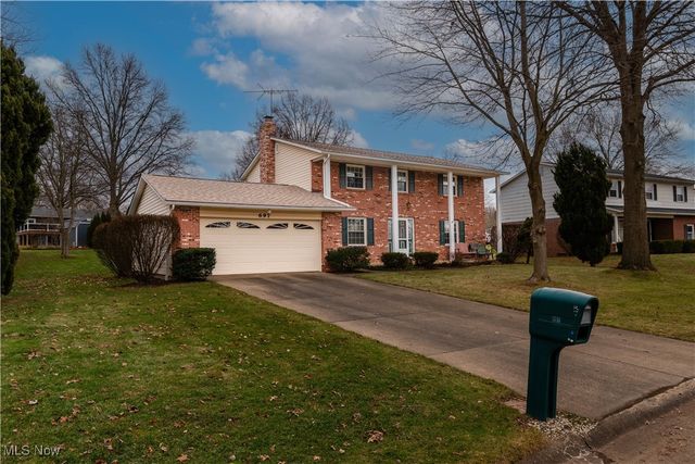 697 Redwood Drive, Canal Fulton, OH 44614