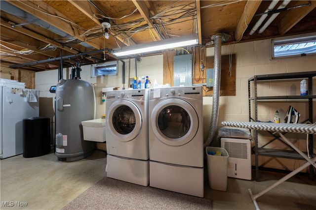 697 Redwood Drive, Canal Fulton, OH 44614