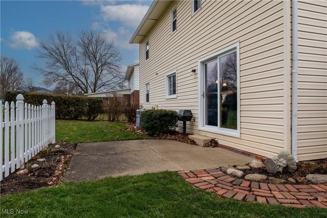 697 Redwood Drive, Canal Fulton, OH 44614