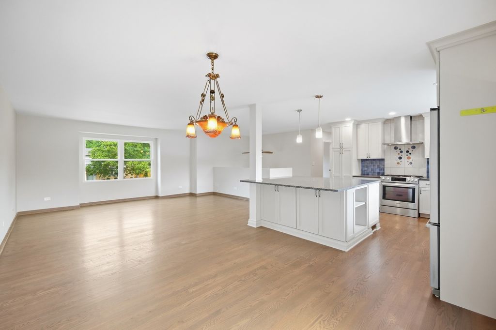 135 W King Arthur Court, Palatine, IL 60067 — photo 5