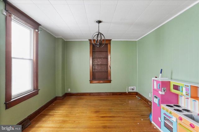 83 KNOBLEY ST, Ridgeley, WV 26753