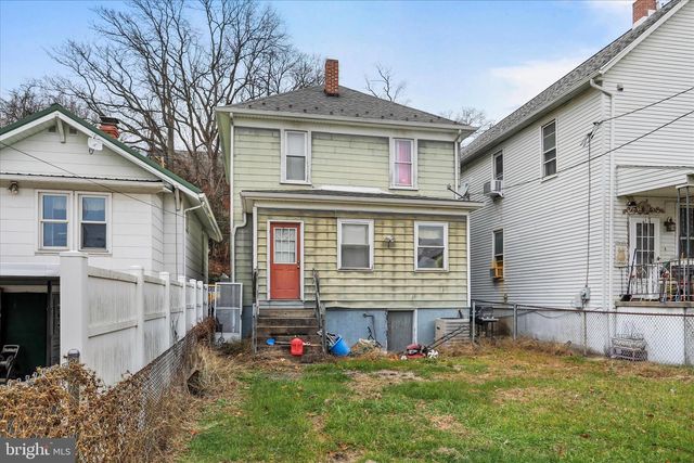 83 KNOBLEY ST, Ridgeley, WV 26753