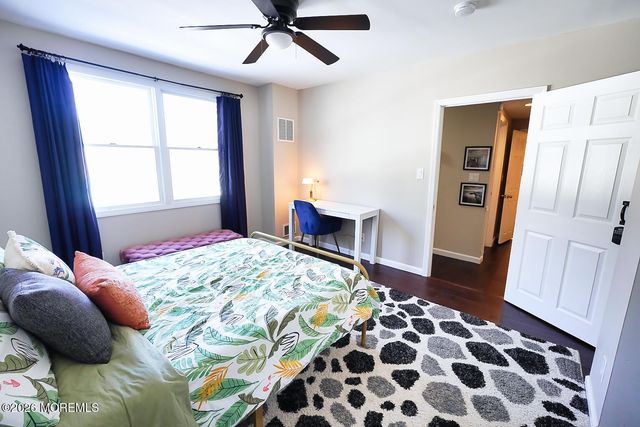 28 E Duchess Avenue, Middletown, NJ 07748