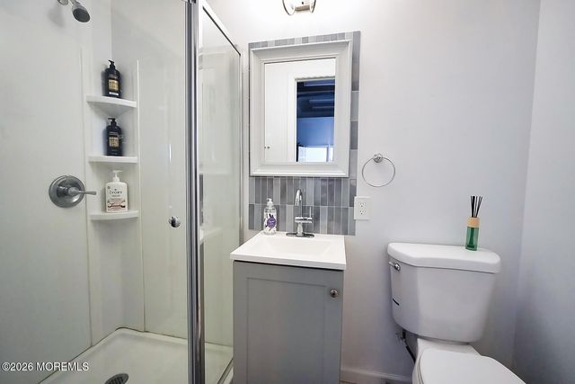 28 E Duchess Avenue, Middletown, NJ 07748
