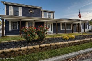 28 E Duchess Avenue, Middletown, NJ 07748