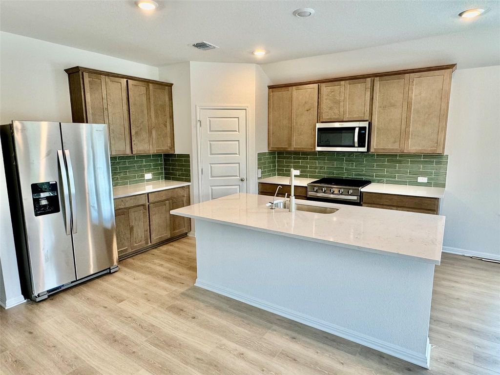 125 Bonnellis Roost, Cedar Creek, TX 78612