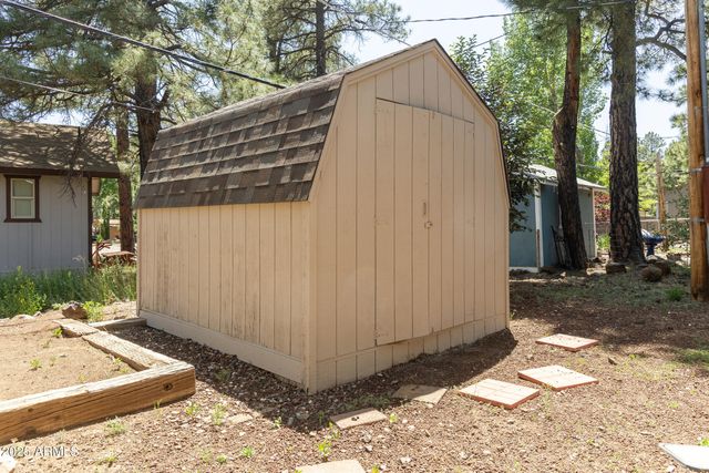 255 E Oak Drive, Munds Park, AZ 86017