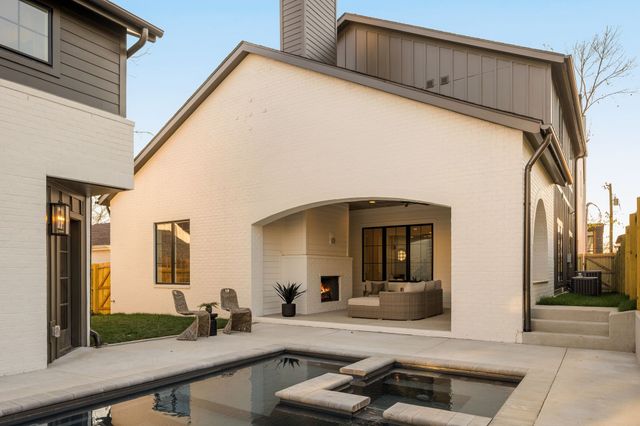 136A 39th Ave, N, Nashville, TN 37209