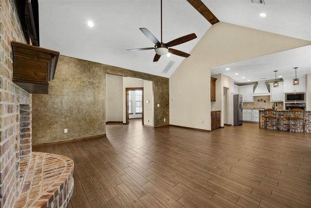 607 NW Blackstone Trail, Lawton, OK 73505