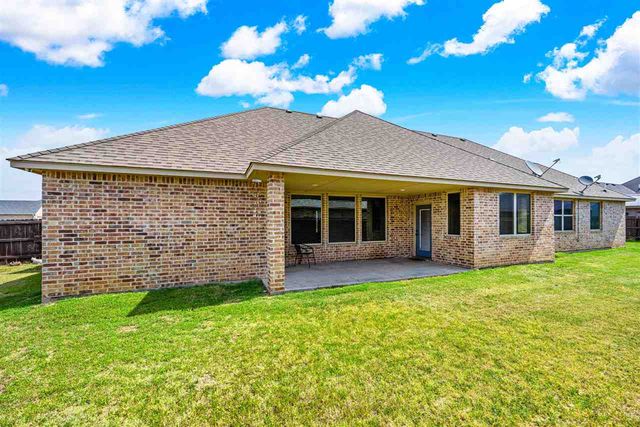 607 NW Blackstone Trail, Lawton, OK 73505