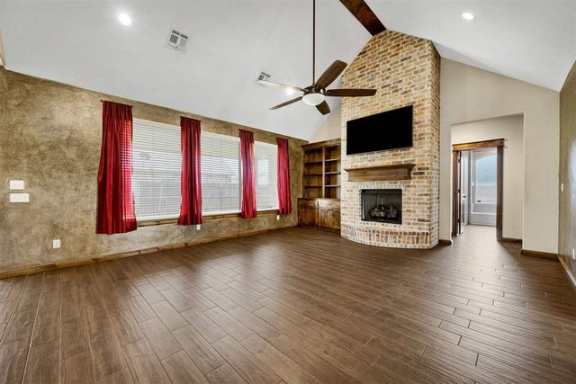 607 NW Blackstone Trail, Lawton, OK 73505