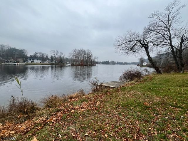 182 Lackawanna Dr, Byram Twp., NJ 07874