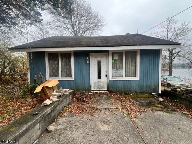 182 Lackawanna Dr, Byram Twp., NJ 07874