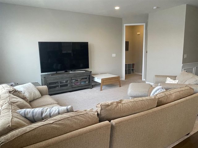 1352 Nuthatch Lane, Lake Orion, MI 48360