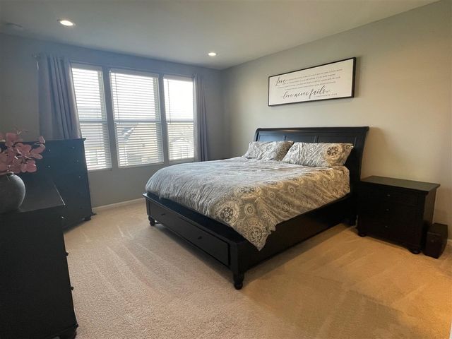 1352 Nuthatch Lane, Lake Orion, MI 48360