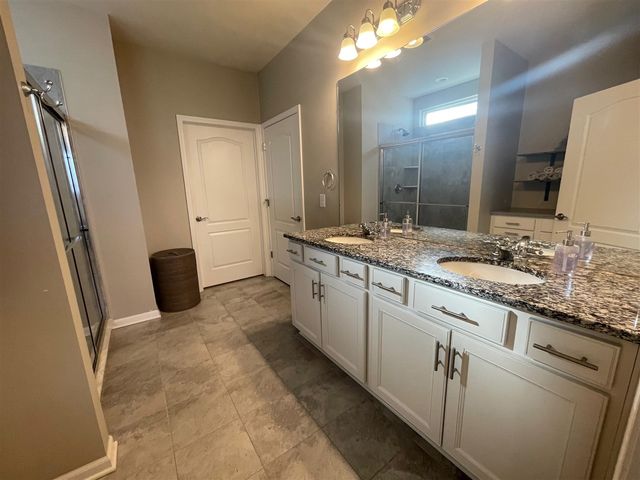 1352 Nuthatch Lane, Lake Orion, MI 48360