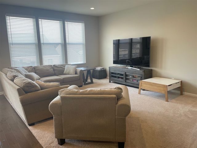 1352 Nuthatch Lane, Lake Orion, MI 48360