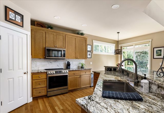 4720 Parkview Lane, Mount Vernon, WA 98274
