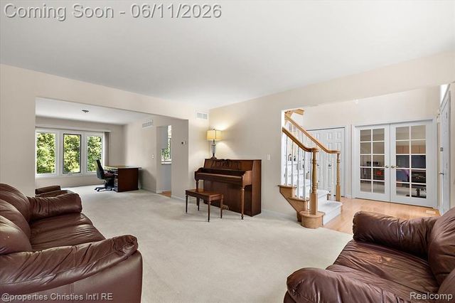 4708 Holland Drive, Troy, MI 48085