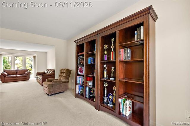 4708 Holland Drive, Troy, MI 48085