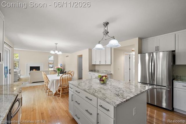 4708 Holland Drive, Troy, MI 48085
