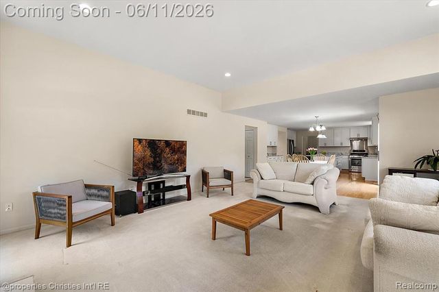 4708 Holland Drive, Troy, MI 48085
