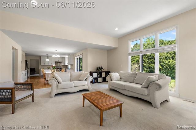 4708 Holland Drive, Troy, MI 48085