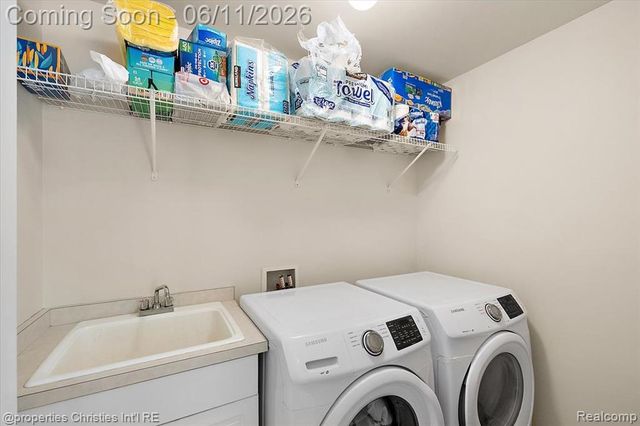 4708 Holland Drive, Troy, MI 48085