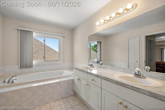 4708 Holland Drive, Troy, MI 48085