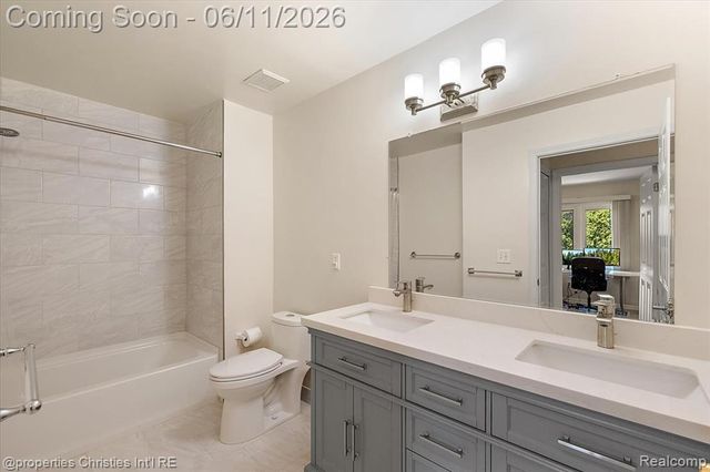 4708 Holland Drive, Troy, MI 48085