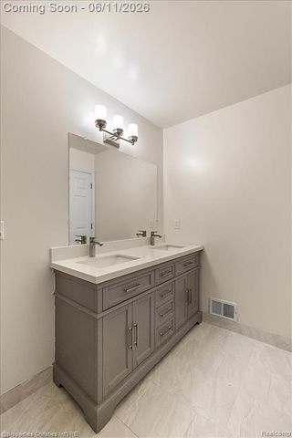 4708 Holland Drive, Troy, MI 48085