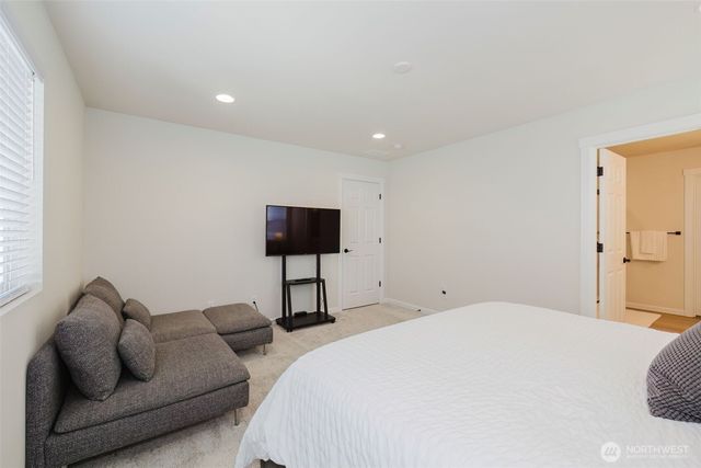 10377 Chimes Place NW, Bremerton, WA 98311
