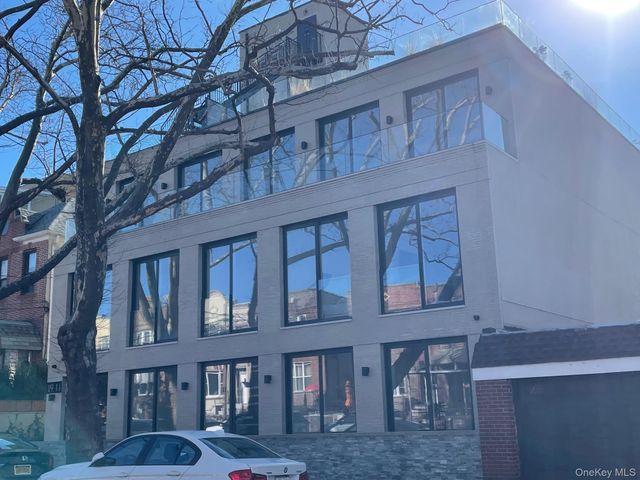 19-14 21st Road 2A, Astoria, NY 11105