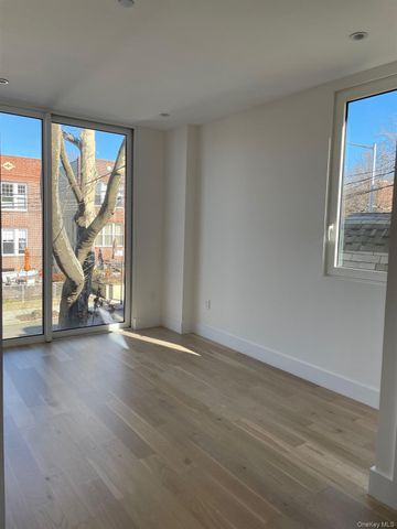 19-14 21st Road 2A, Astoria, NY 11105