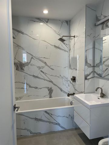 19-14 21st Road 2A, Astoria, NY 11105