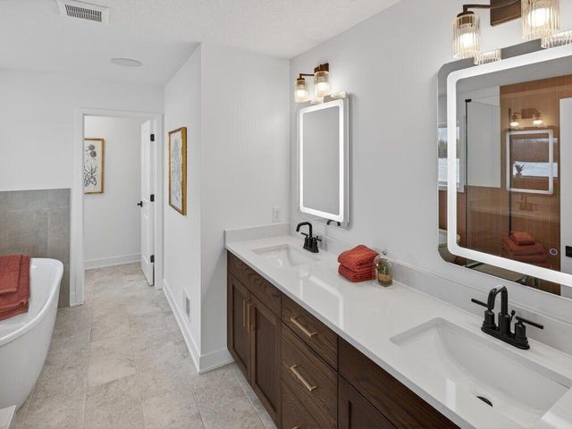 20081 Globe Drive, Lakeville, MN 55044