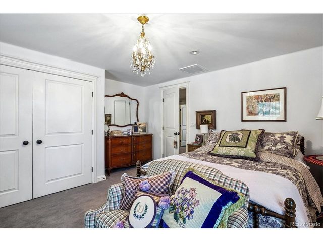 401 Jasmine St, Denver, CO 80220