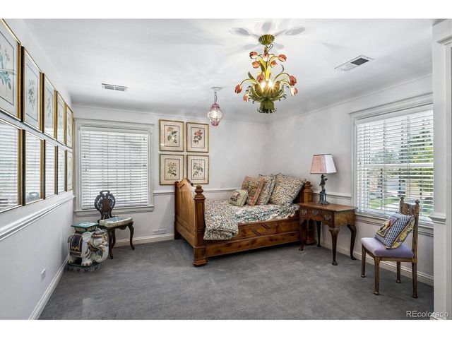 401 Jasmine St, Denver, CO 80220
