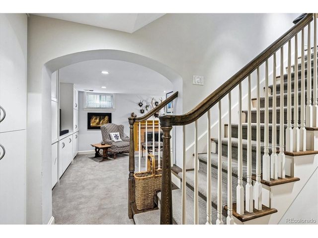 401 Jasmine St, Denver, CO 80220