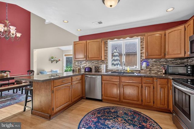 505 S COLLEGE ST, Carlisle, PA 17013