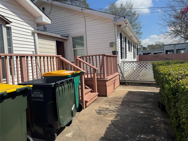 809 W Semands, Conroe, TX 77301