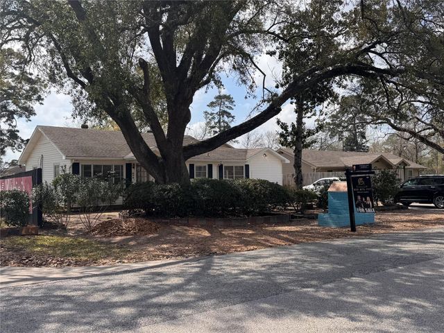 809 W Semands, Conroe, TX 77301