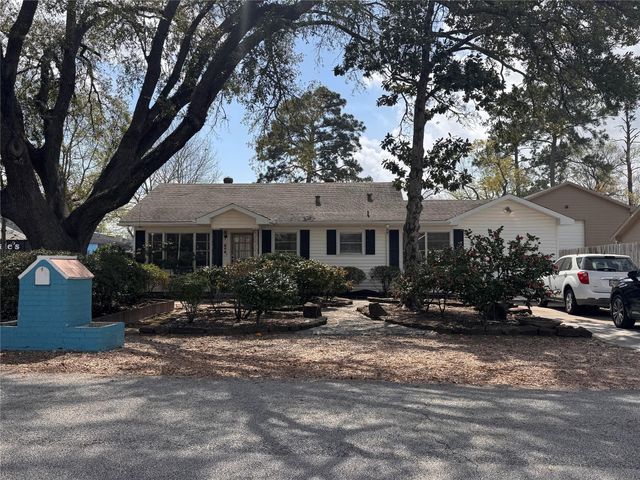 809 W Semands, Conroe, TX 77301