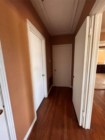 809 W Semands, Conroe, TX 77301