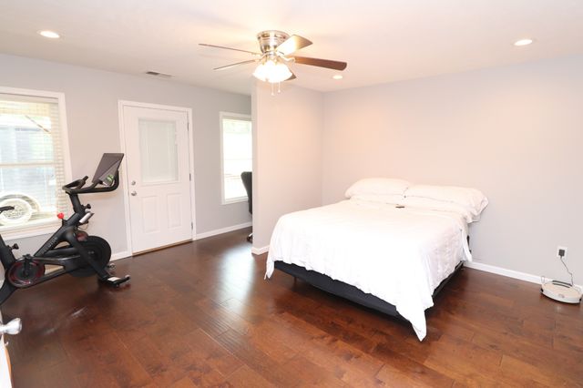 1000 Glasgow Branch Rd, Hartsville, TN 37074