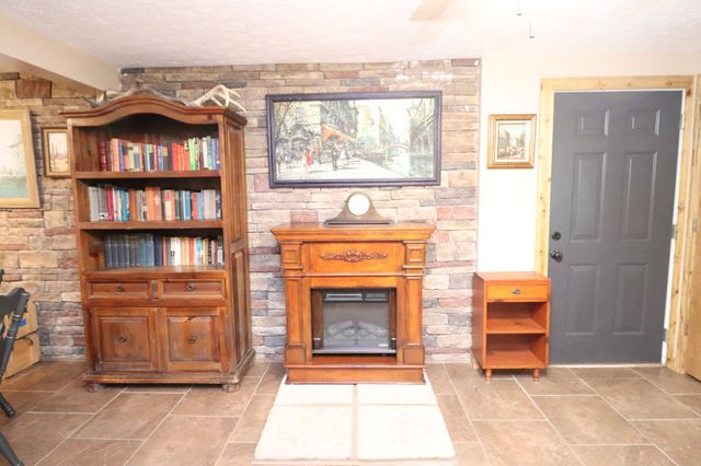 1000 Glasgow Branch Rd, Hartsville, TN 37074