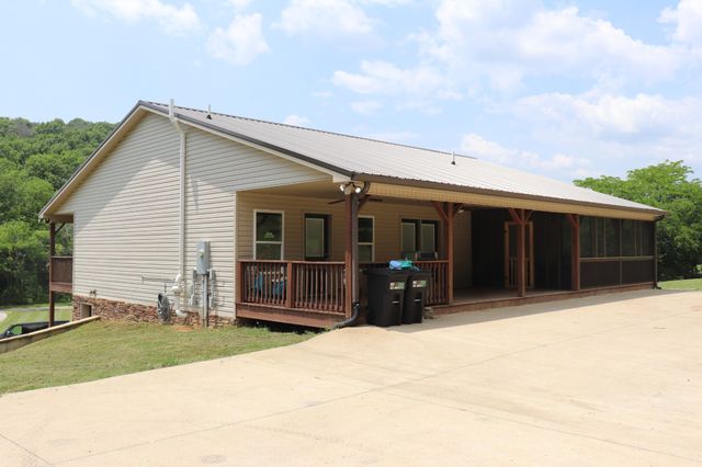 1000 Glasgow Branch Rd, Hartsville, TN 37074